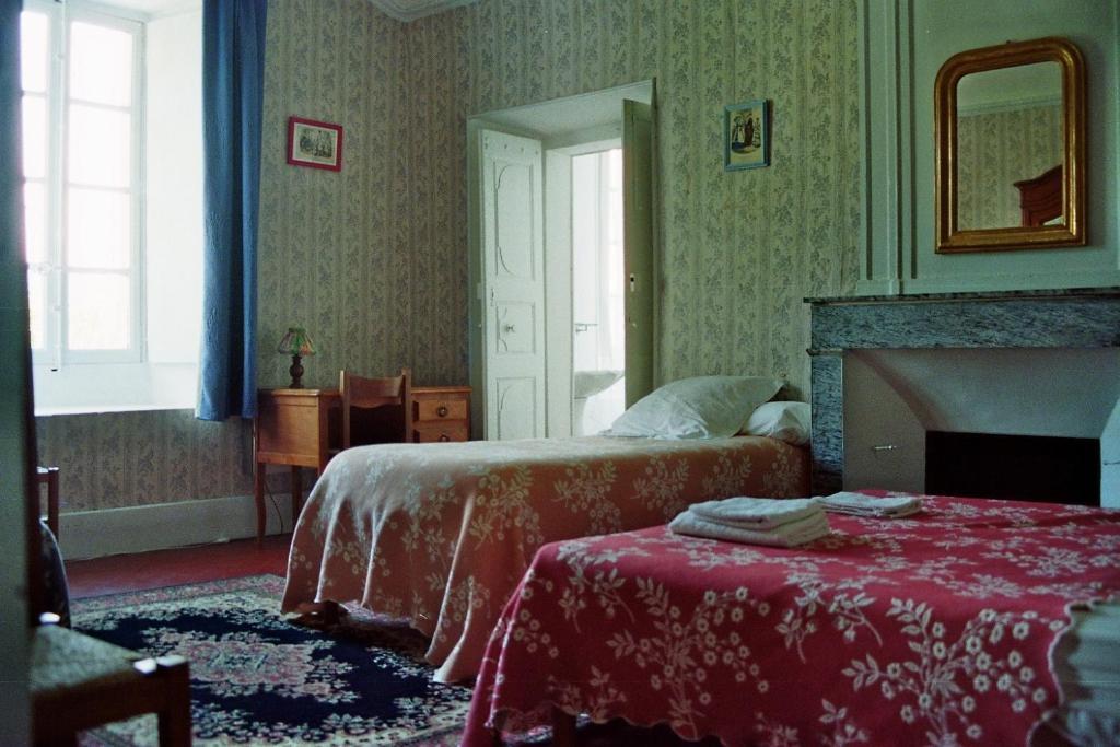 Hotel Du Chateau De Cabrieres Saint-Jean-du-Gard Kamer foto